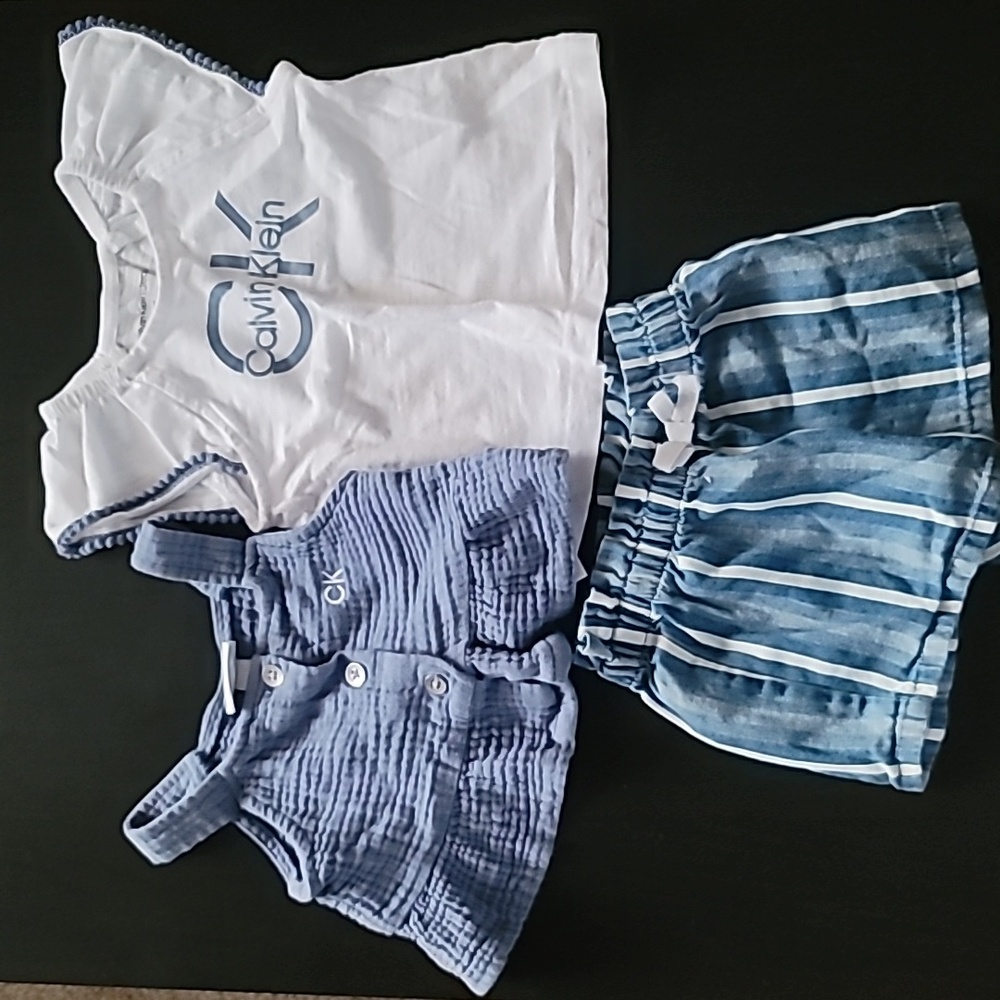 Calvin Klein 2 top short set sz 2T